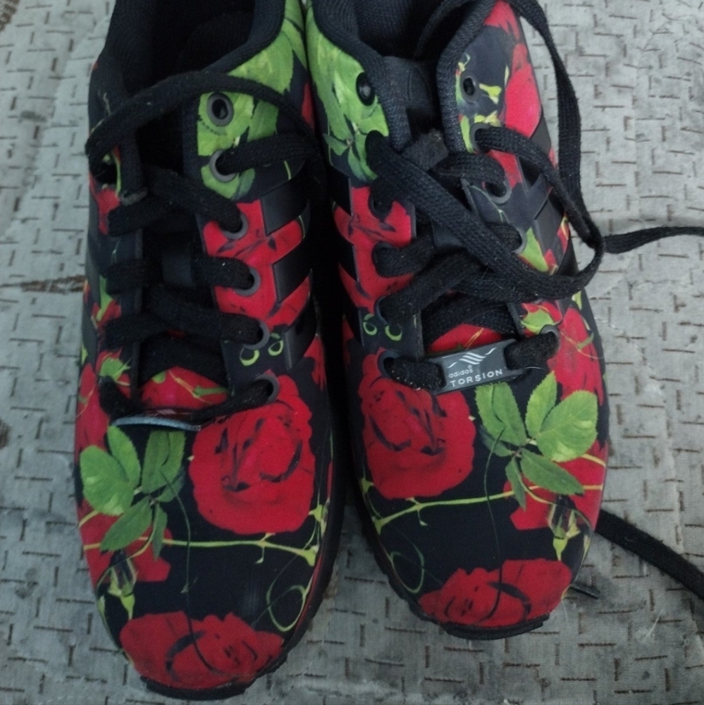 Rose Adidas women's size 7